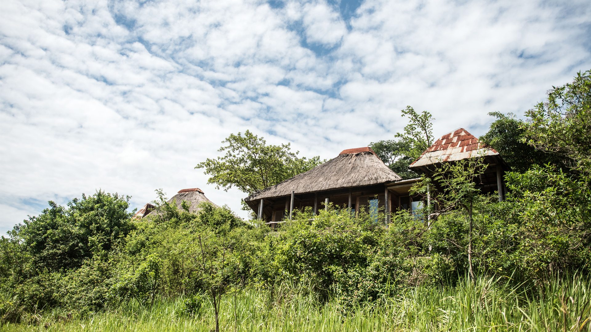 Kyambura Gorge Safari Lodge Volcanoes Safari Andbeyond - 