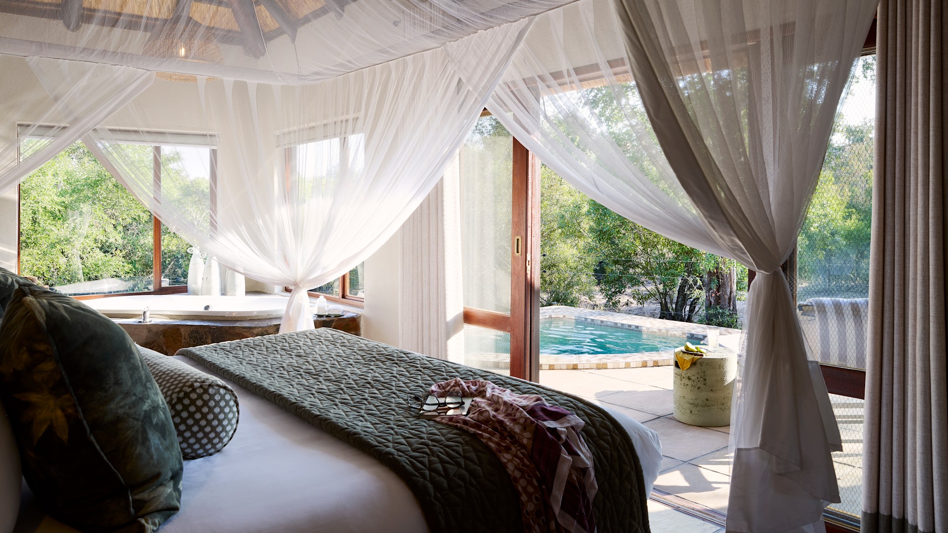 Arathusa Safari Lodge: Luxury Safari & Scenic Adventures