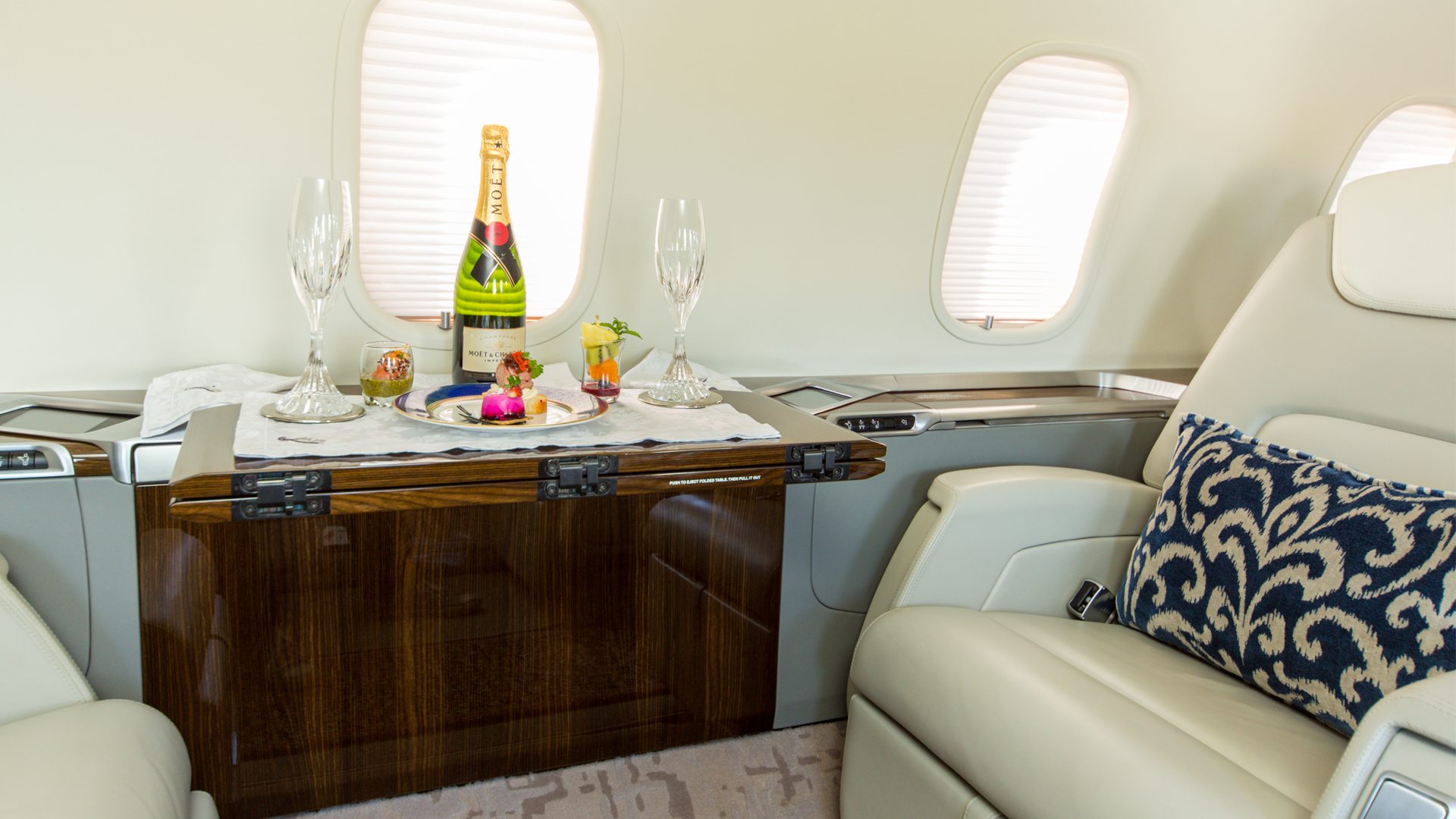 Private Jet Champagne private-jet-champagne